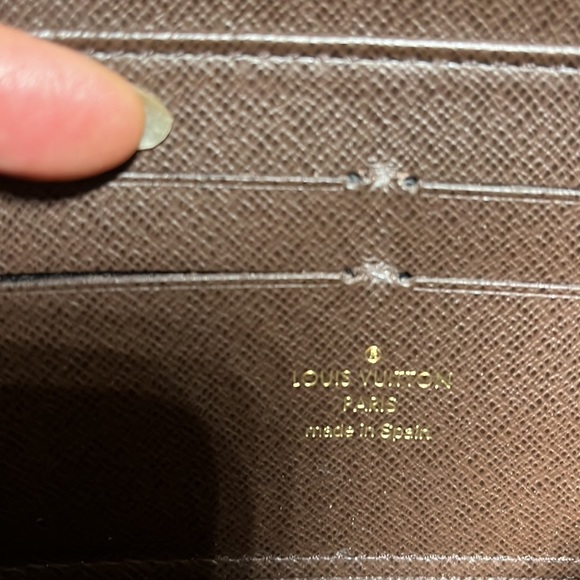 LV wallet - Picture 4 of 4